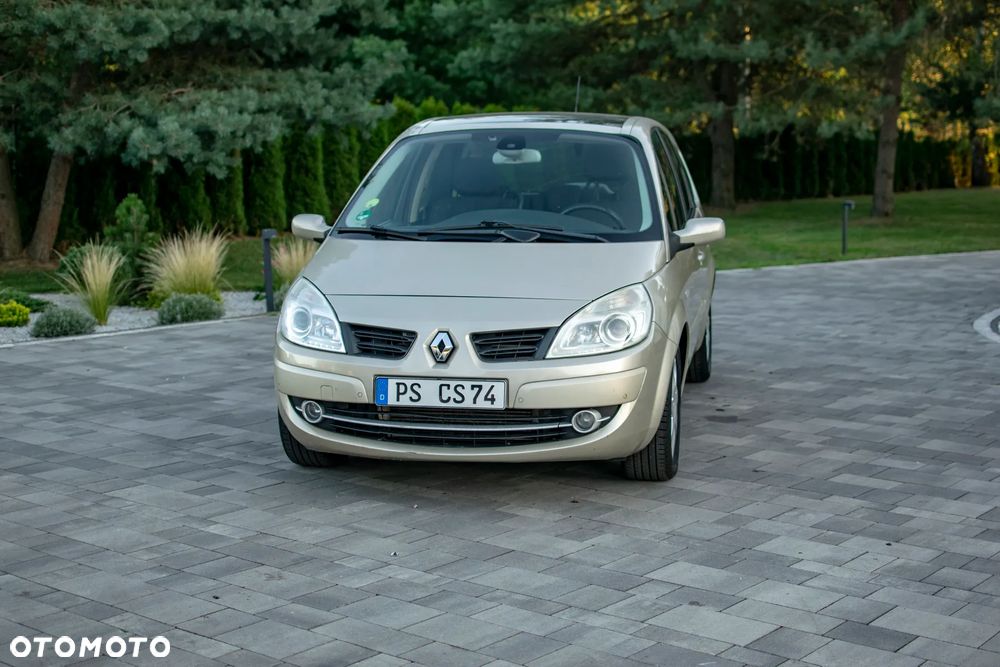 Renault Grand Scenic - 12