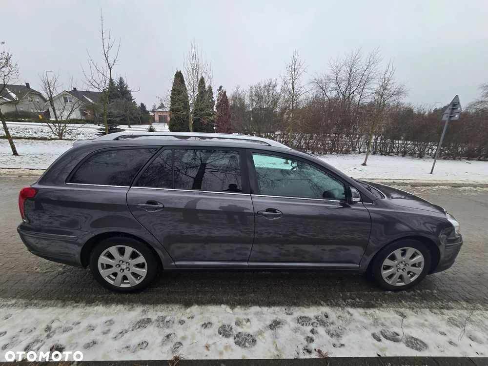 Toyota Avensis 1.8 VVT-i Combi - 10