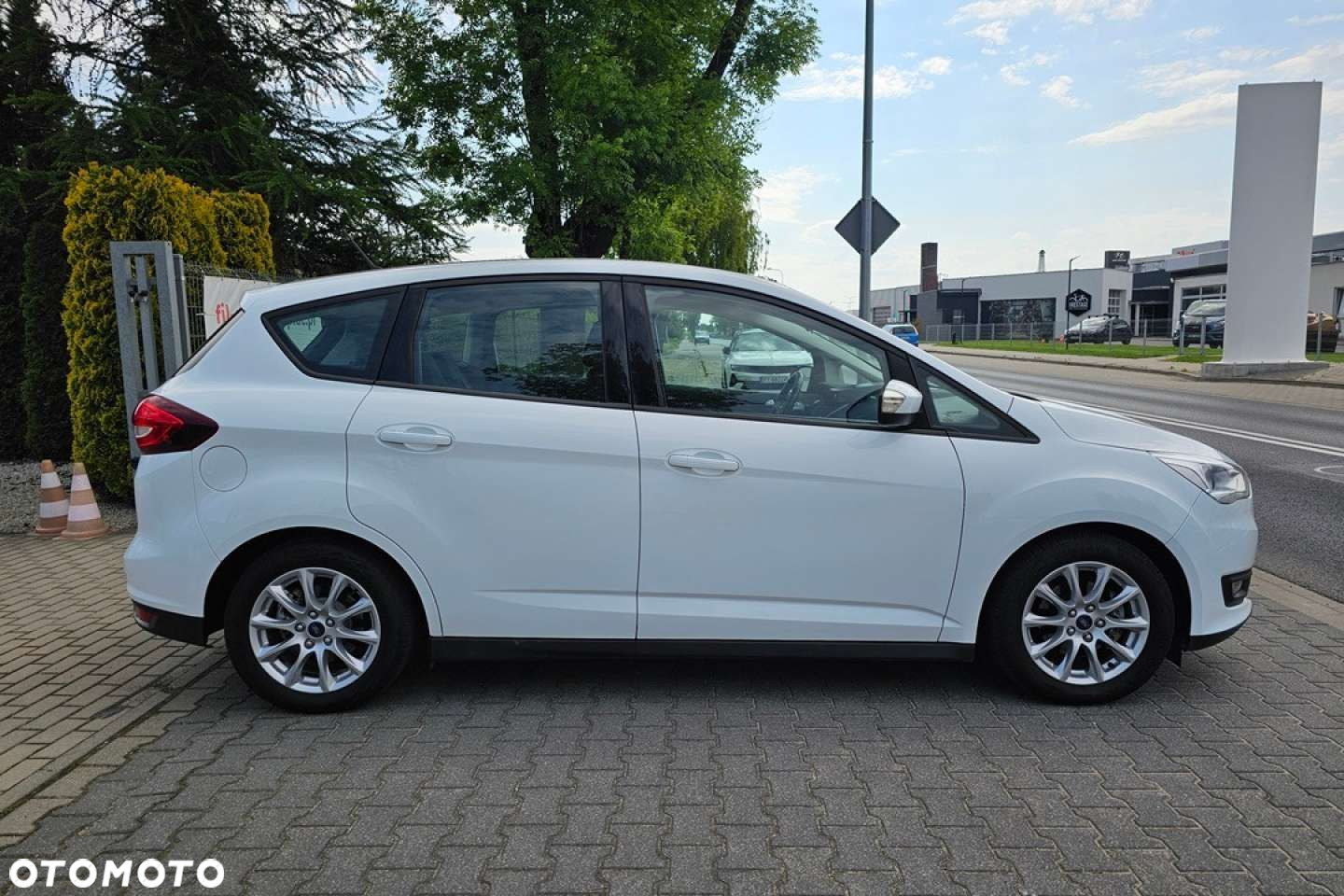 Ford C-MAX - 12