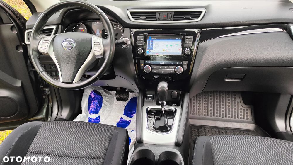 Nissan Qashqai 1.6 DCi Xtronic N-Connecta - 6
