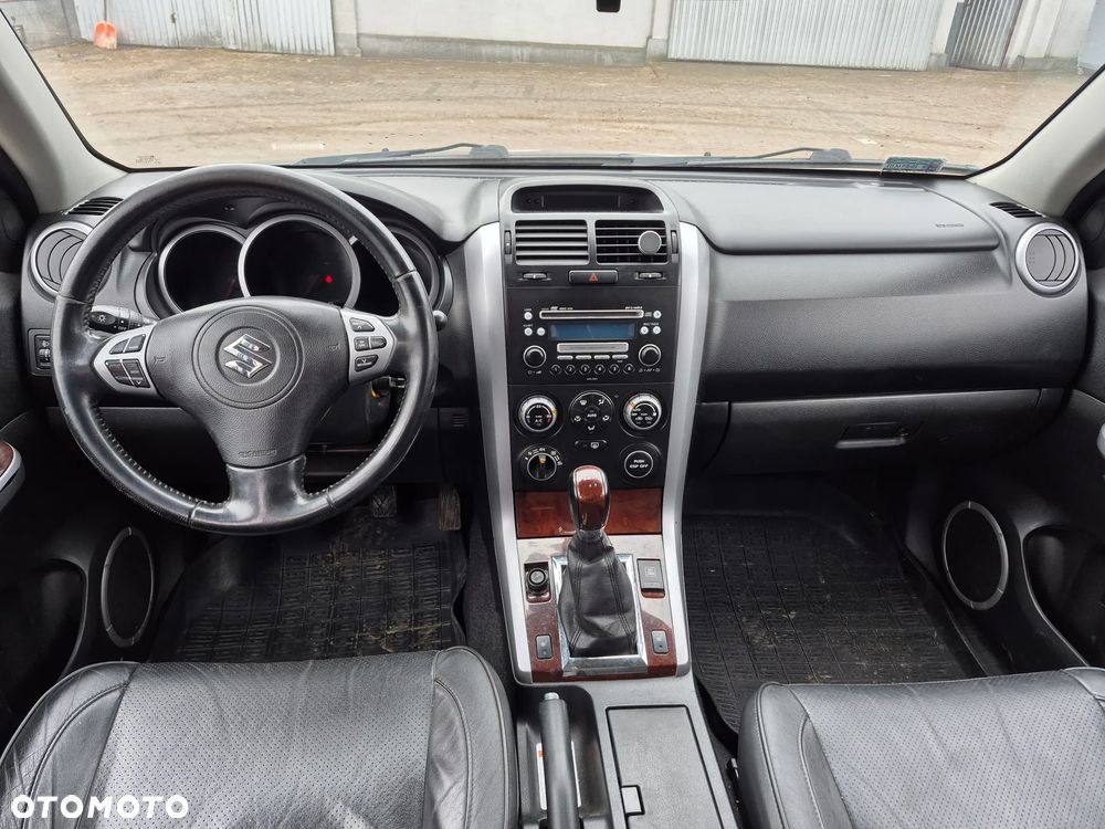 Suzuki Grand Vitara 2.0 - 6