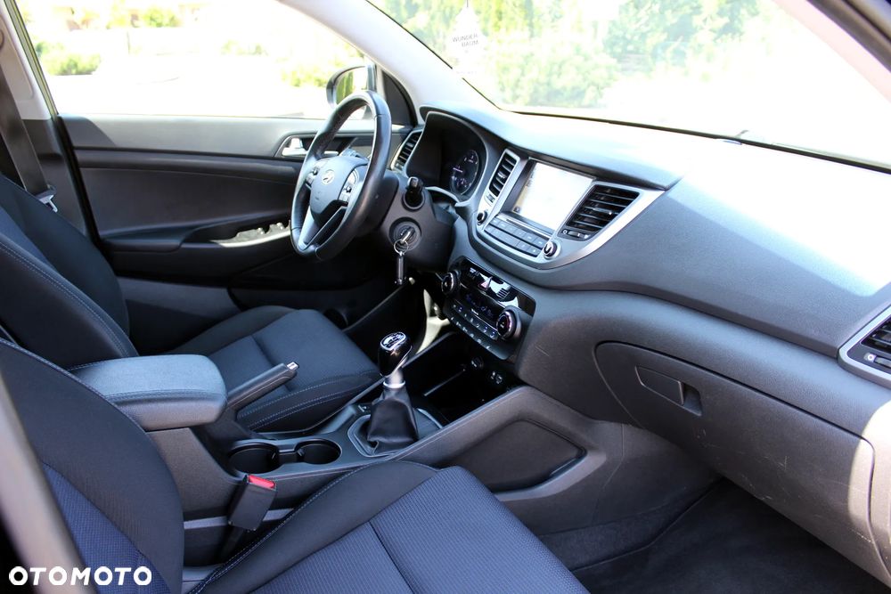 Hyundai Tucson 1.7 CRDI BlueDrive Style 2WD - 16