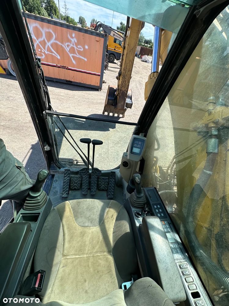 Caterpillar Używana koparka gąsienicowa CAT 318C - 5