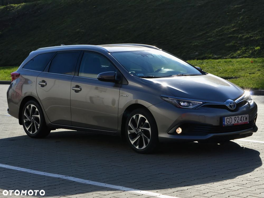 Toyota Auris 2015 photo 3