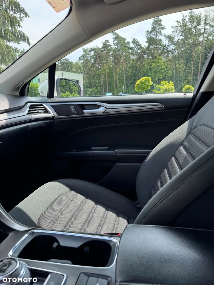 Ford Fusion - 10