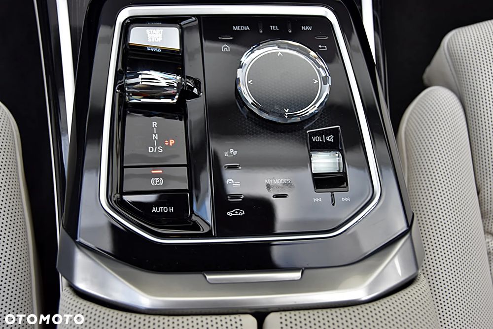 BMW Seria 7 740d xDrive mHEV sport - 31