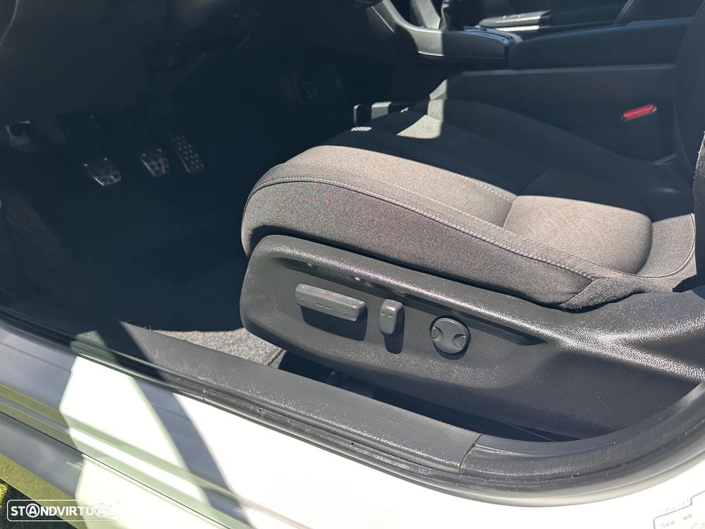 Honda Civic 1.0 i-VTEC Elegance Navi - 14