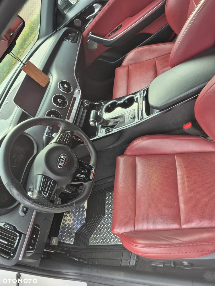 Kia Stinger 2.0 T-GDI GT Line - 13