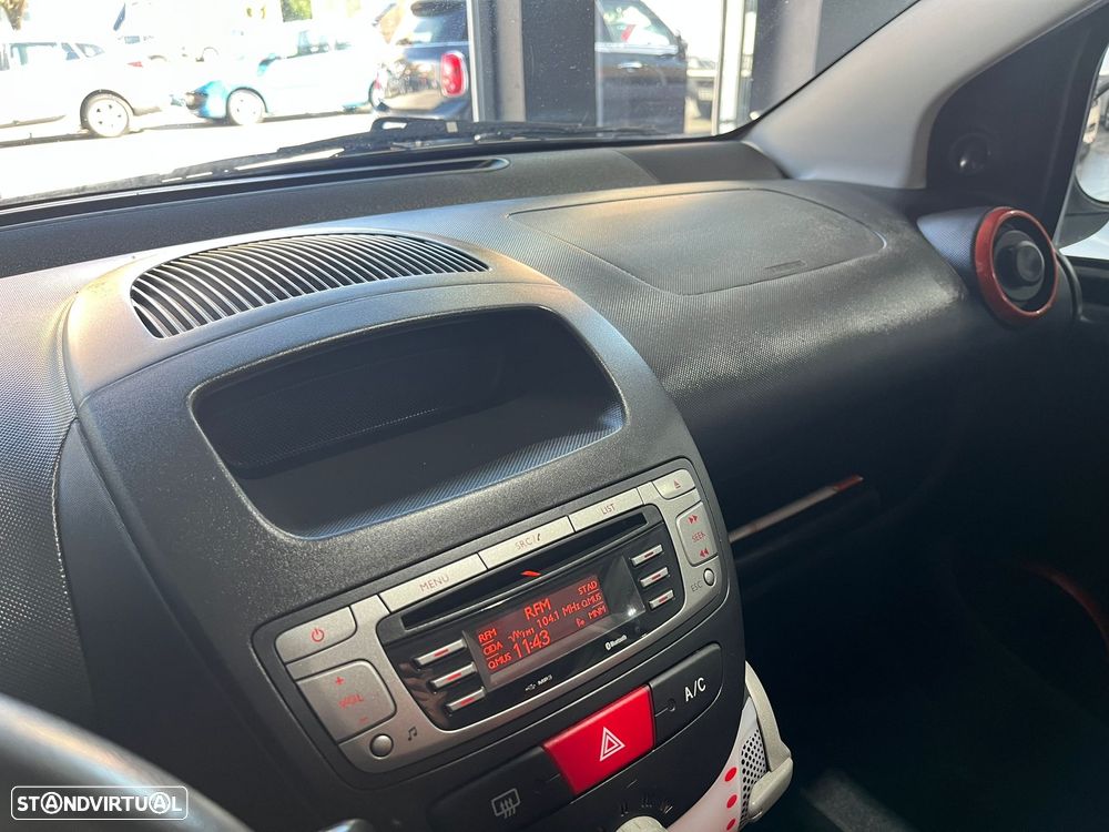 Toyota Aygo 1.0 + Sport Pack VSC - 14