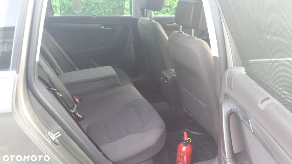 Volkswagen Passat 2.0 TDI Comfortline - 11