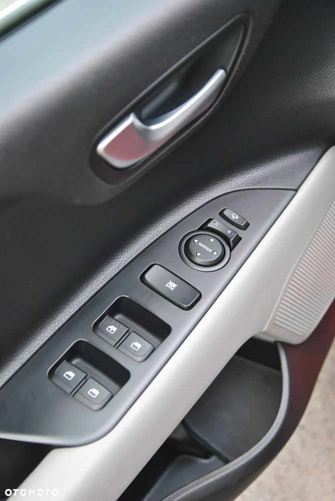 Kia Stonic - 24