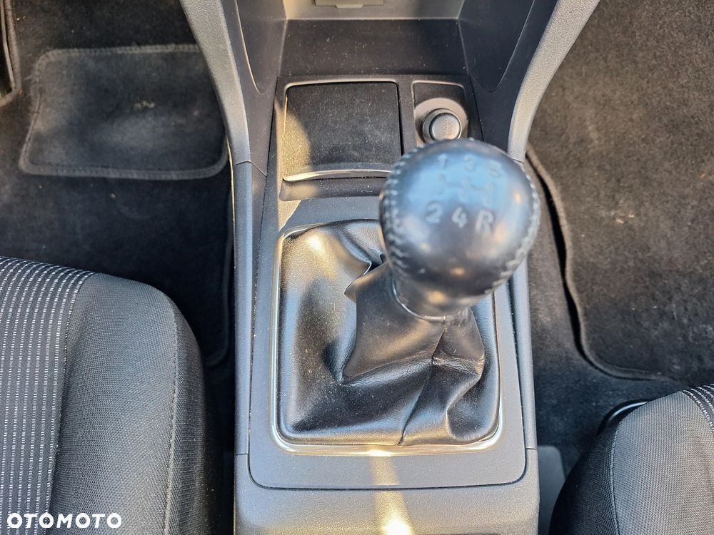 Mitsubishi Lancer 1.5 Invite - 23