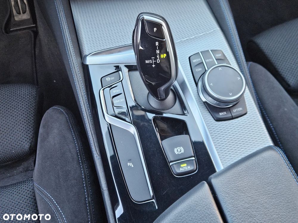 BMW Seria 5 520d xDrive M Sport sport - 17