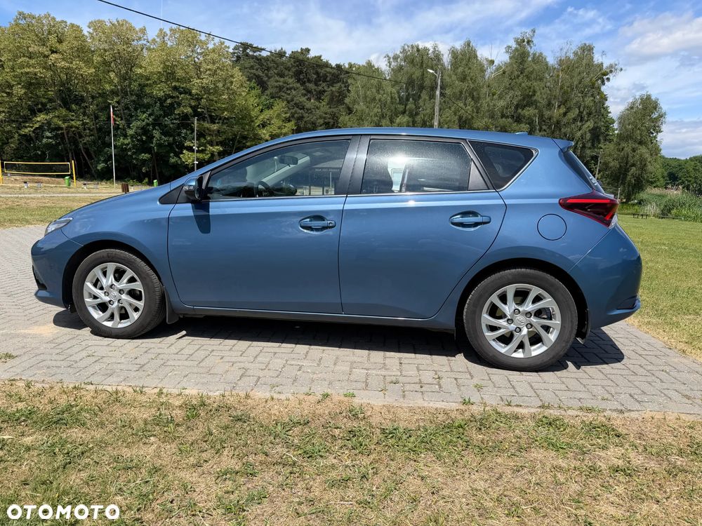 Toyota Auris 1.6 Premium Comfort - 3