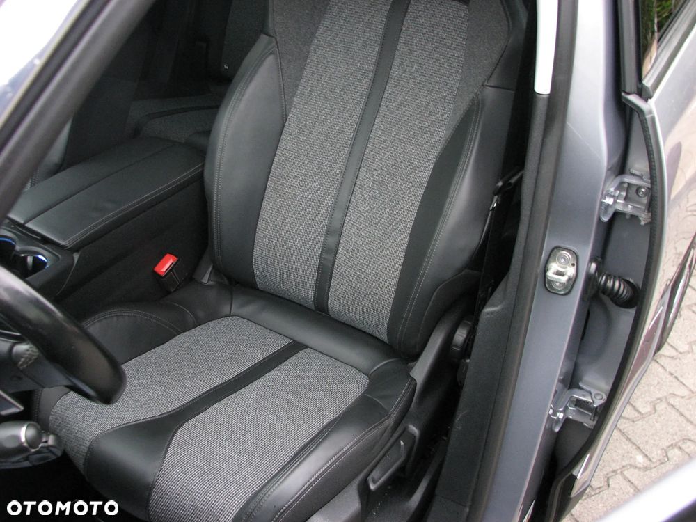 Peugeot 3008 BlueHDi 130 Stop & Start EAT8 Allure - 28