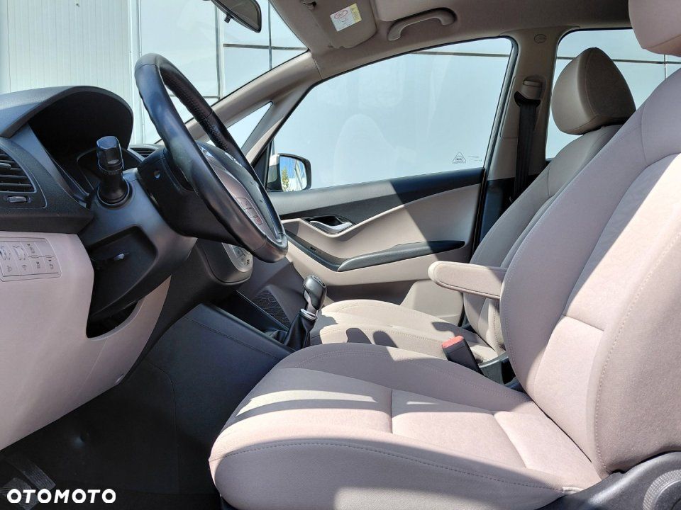 Hyundai ix20 - 11