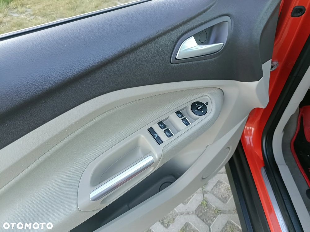 Ford Grand C-MAX - 16