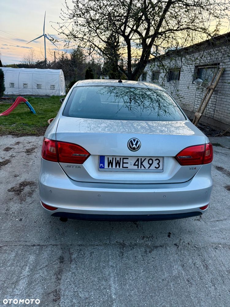 Volkswagen Jetta - 3