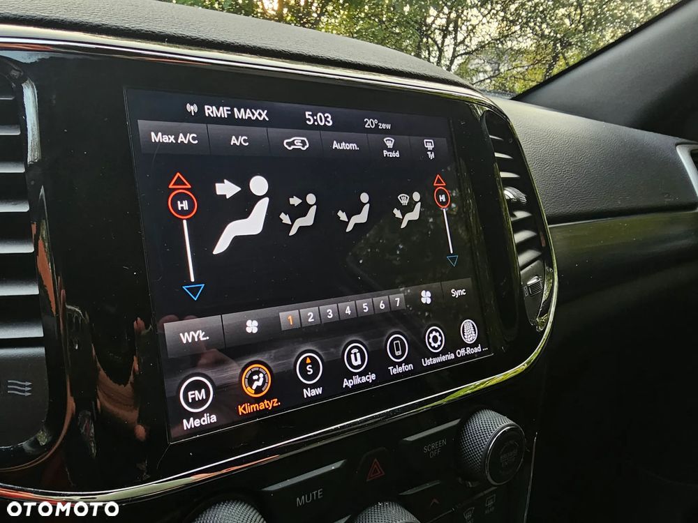 Jeep Grand Cherokee - 22
