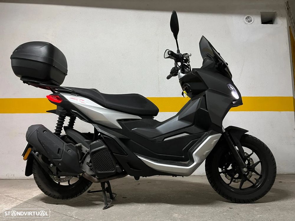 Aprilia SR SR GT - 4