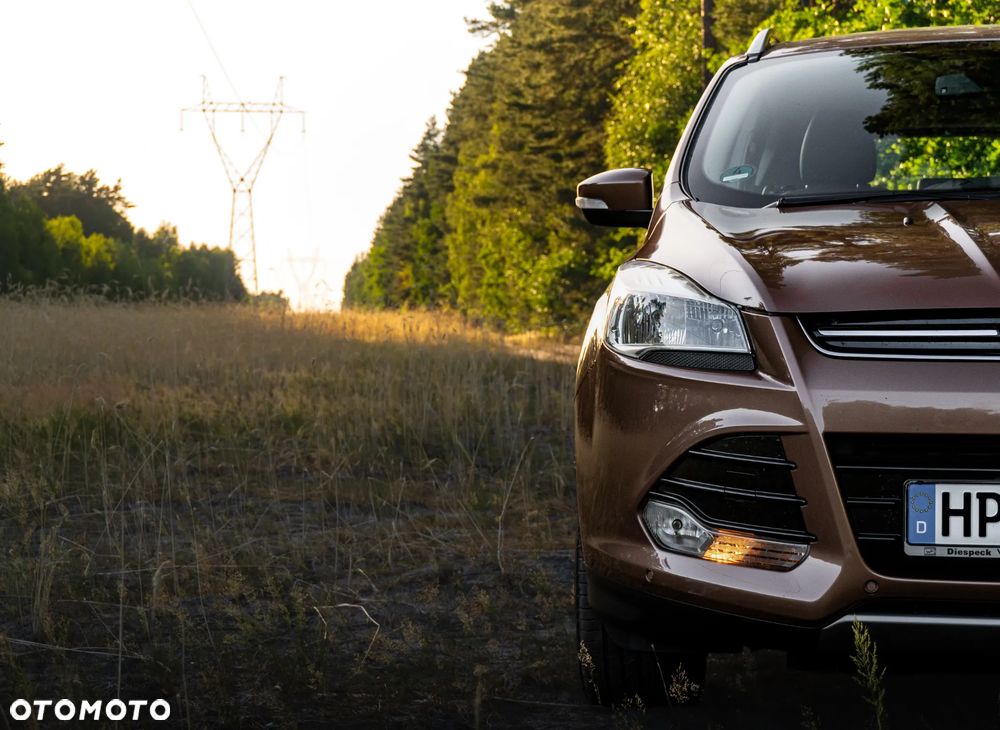 Ford Kuga 2.0 TDCi 2x4 Titanium - 4
