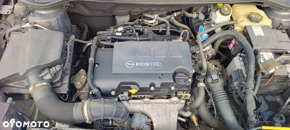 Opel Astra 1.4 Turbo 150 Jahre - 25