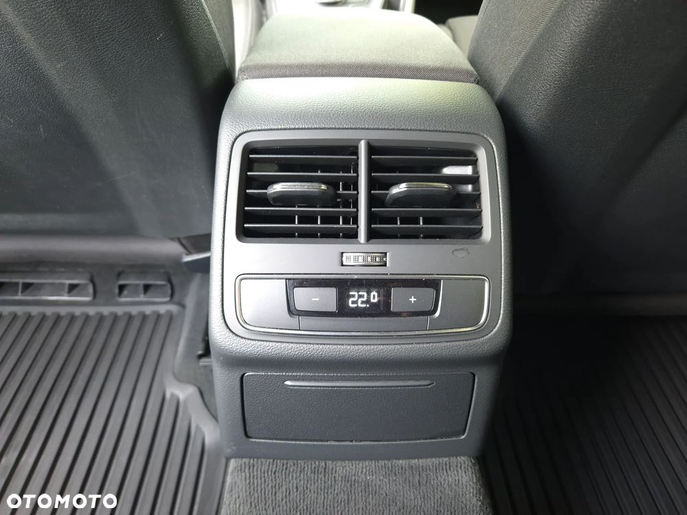 Audi A4 Avant 2.0 TDI ultra sport - 15