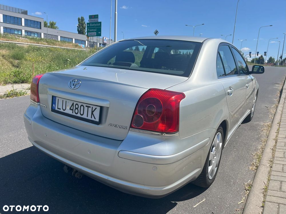 Toyota Avensis 1.8 VVT-i - 24