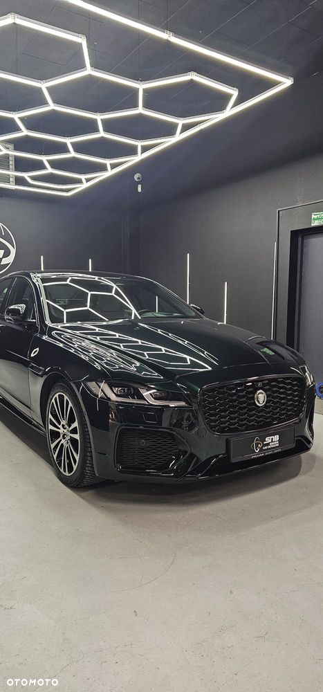 Jaguar XF 2.0 P300 AWD R-Dynamic HSE - 20