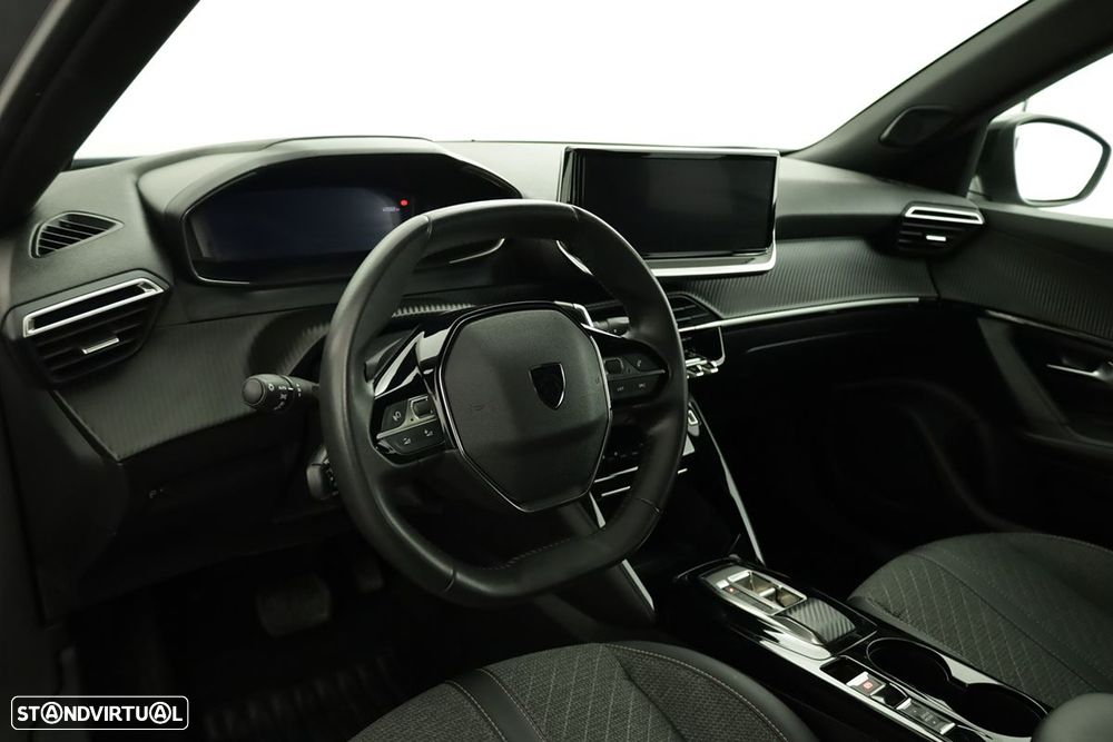 Peugeot 2008 1.2 PureTech Allure EAT8 - 7