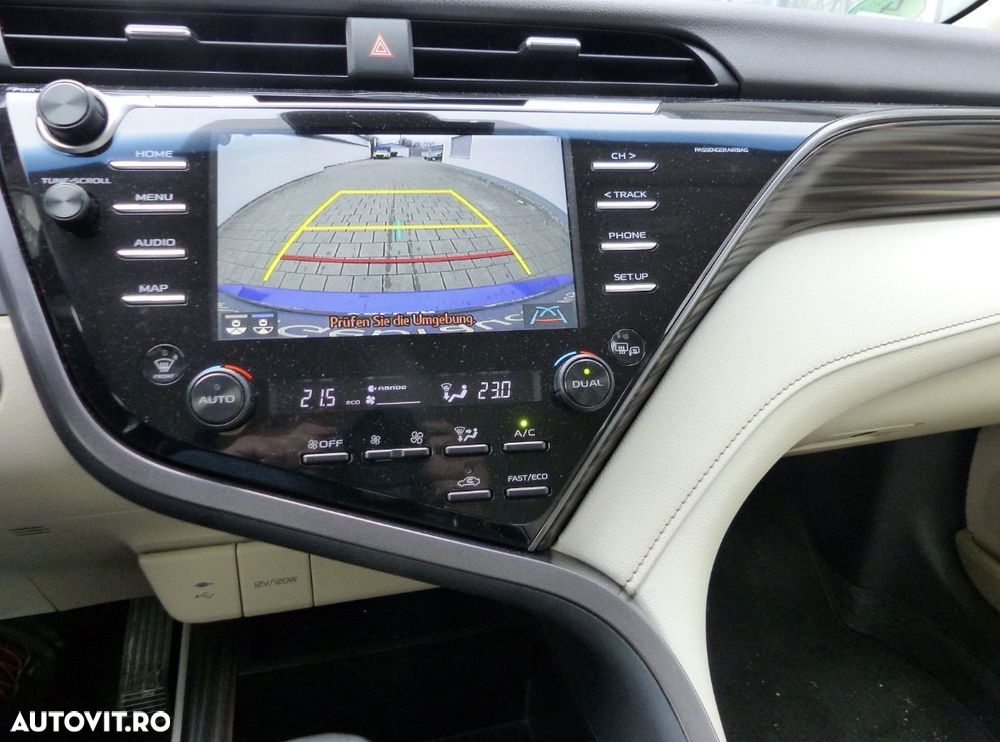 Toyota Camry Executive - 17