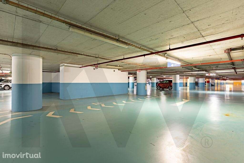 Estacionamento em Parque Privado no Centro do Funchal - EXISTEM VÁRIOS - Grande imagem: 5/7