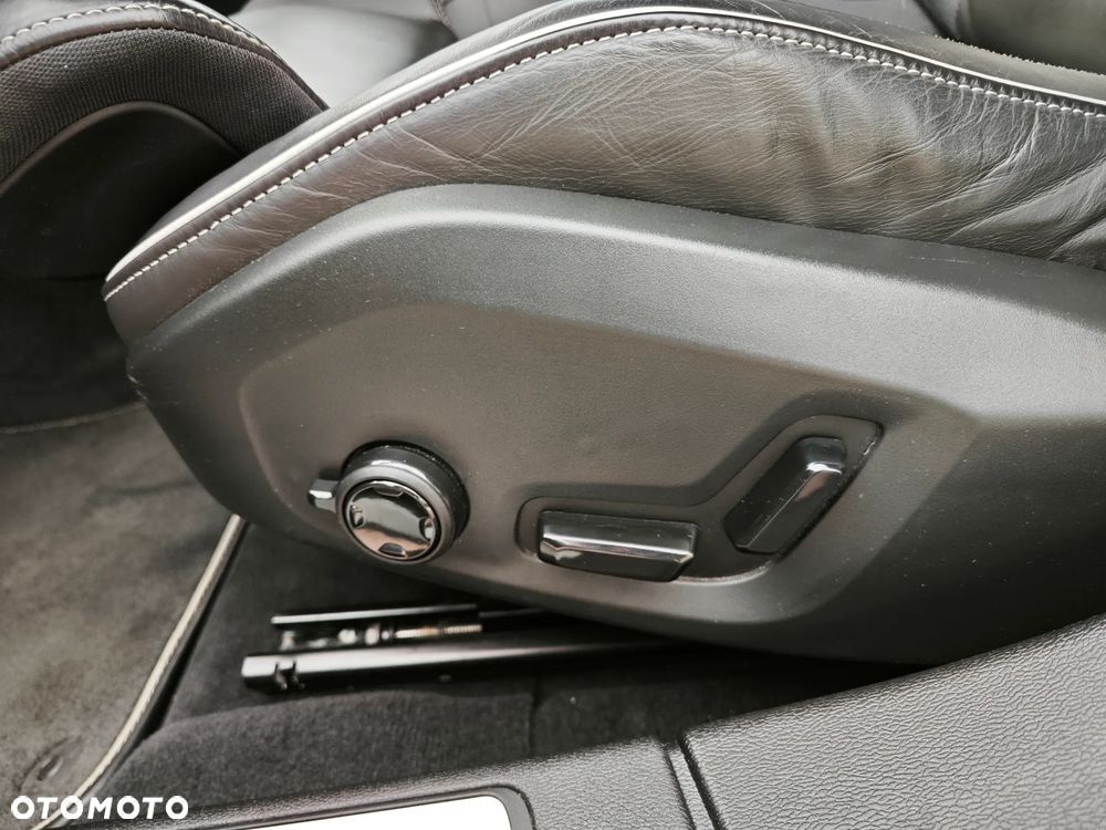 Volvo S60 T4 R-Design - 26