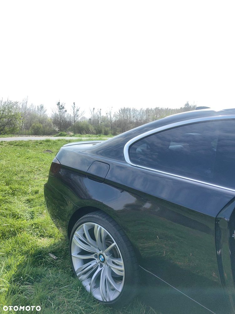 BMW Seria 3 330i - 16