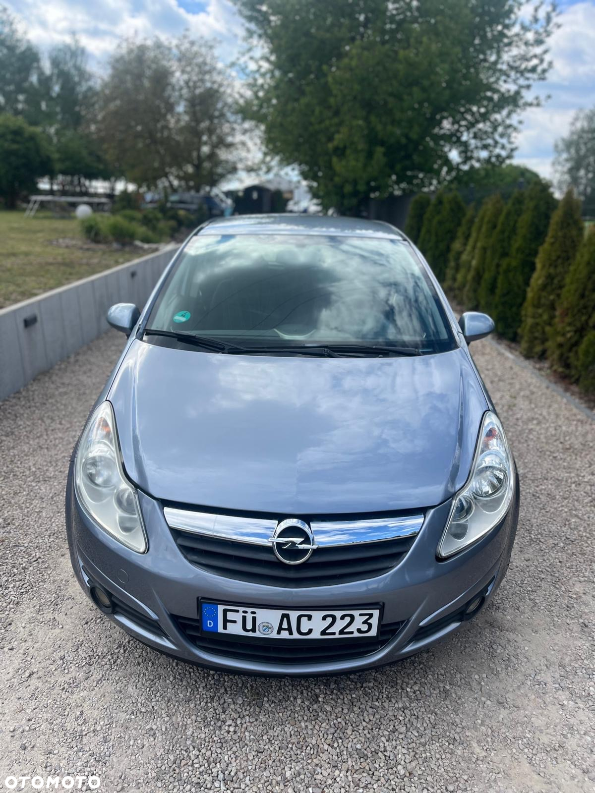 Opel Corsa 1.4 16V - 11