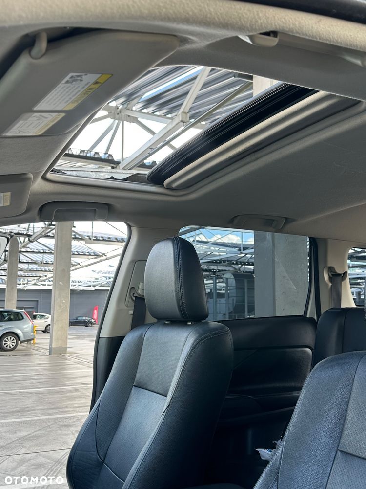 Mitsubishi Outlander - 8