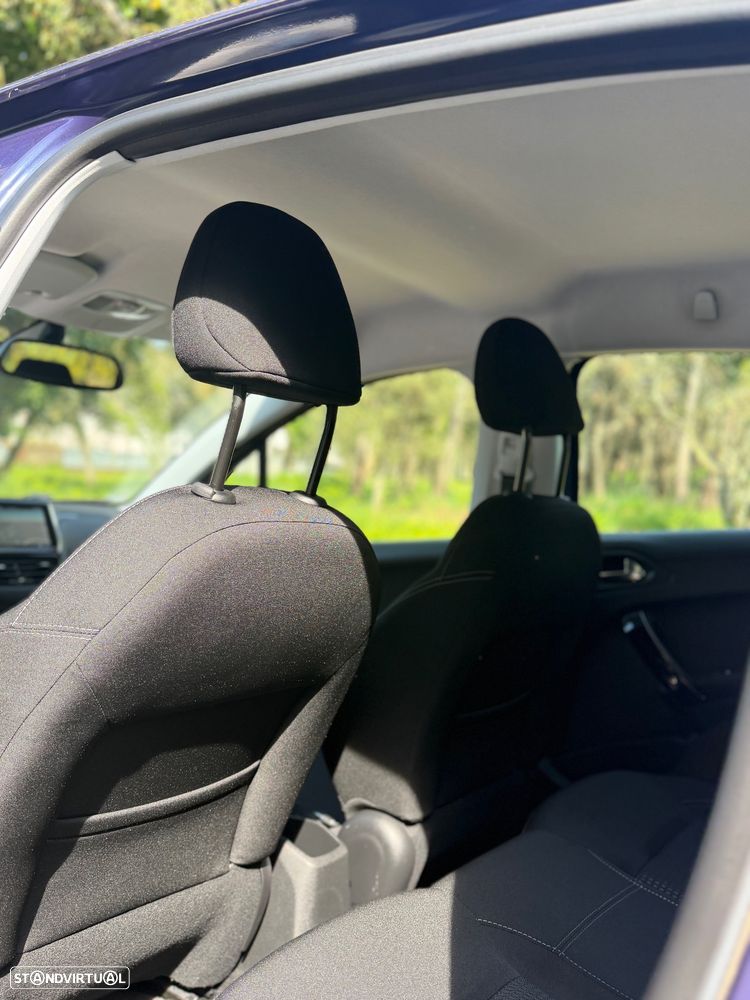 Peugeot 208 1.2 PureTech Allure EAT6 - 19