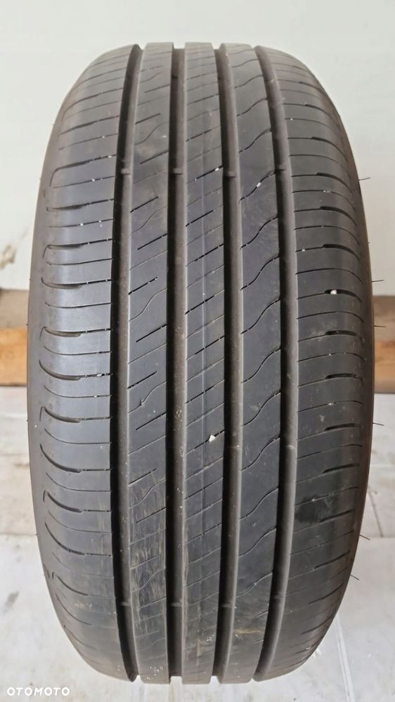 Goodyear Efficient Grip Performance 2 215/55R17 98 W wzmocnienie XL