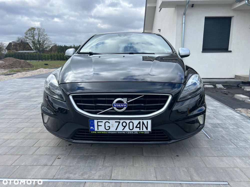 Volvo V40 D2 Drive-E R-Design Momentum - 1