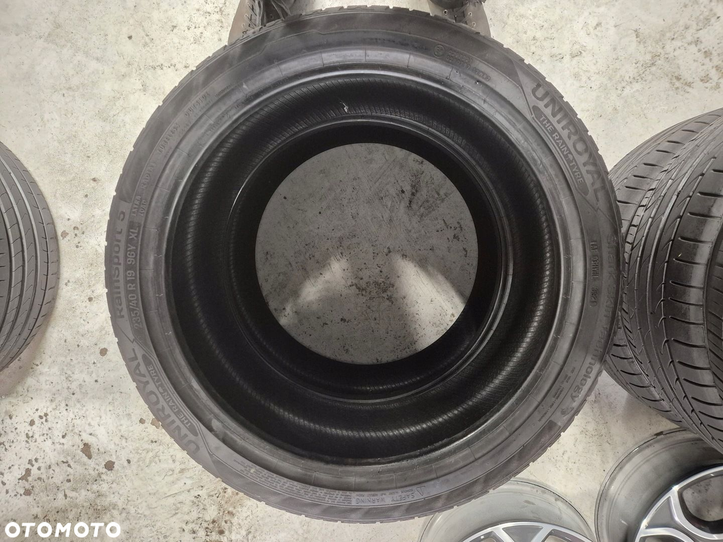 235/40/19 235/40r19 Uniroyal RainSport 5 96y - 2