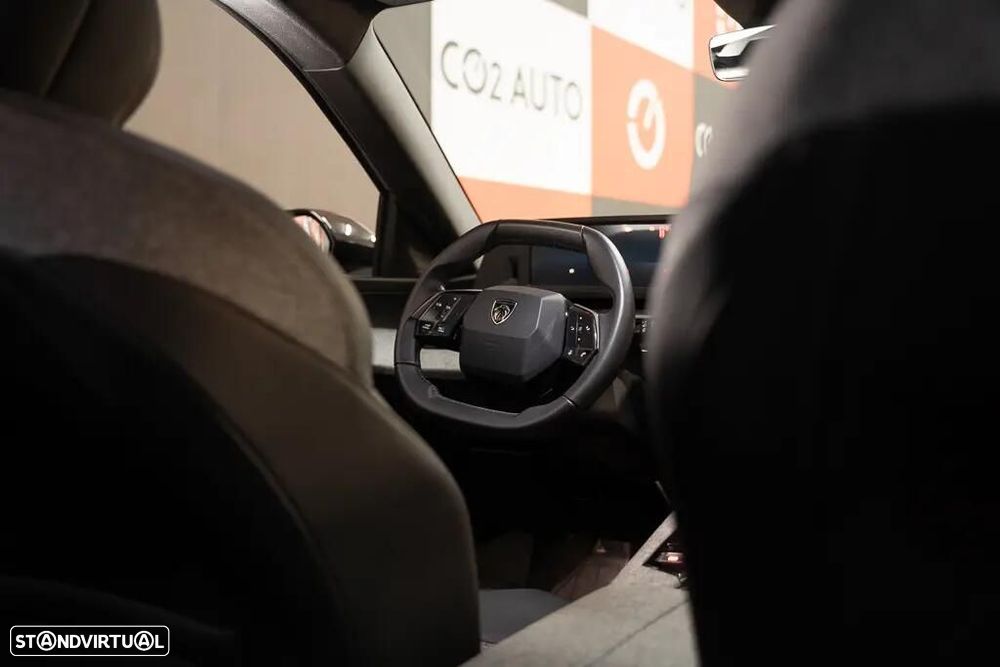 Peugeot 5008 1.2 Hybrid Allure e-DCS6 - 28