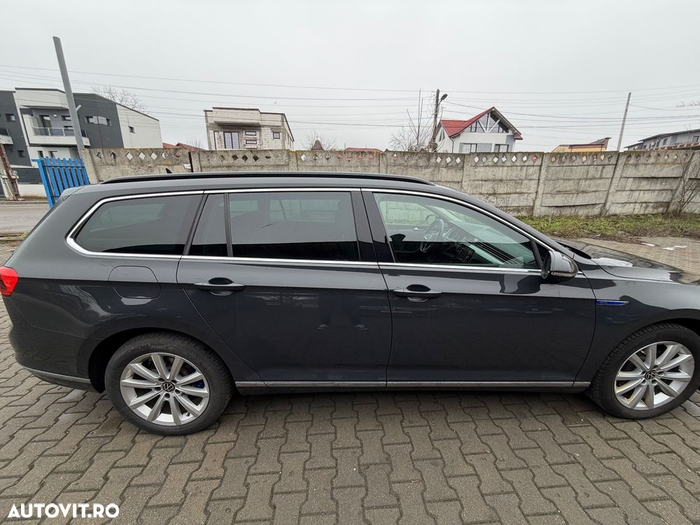 Volkswagen Passat - 4