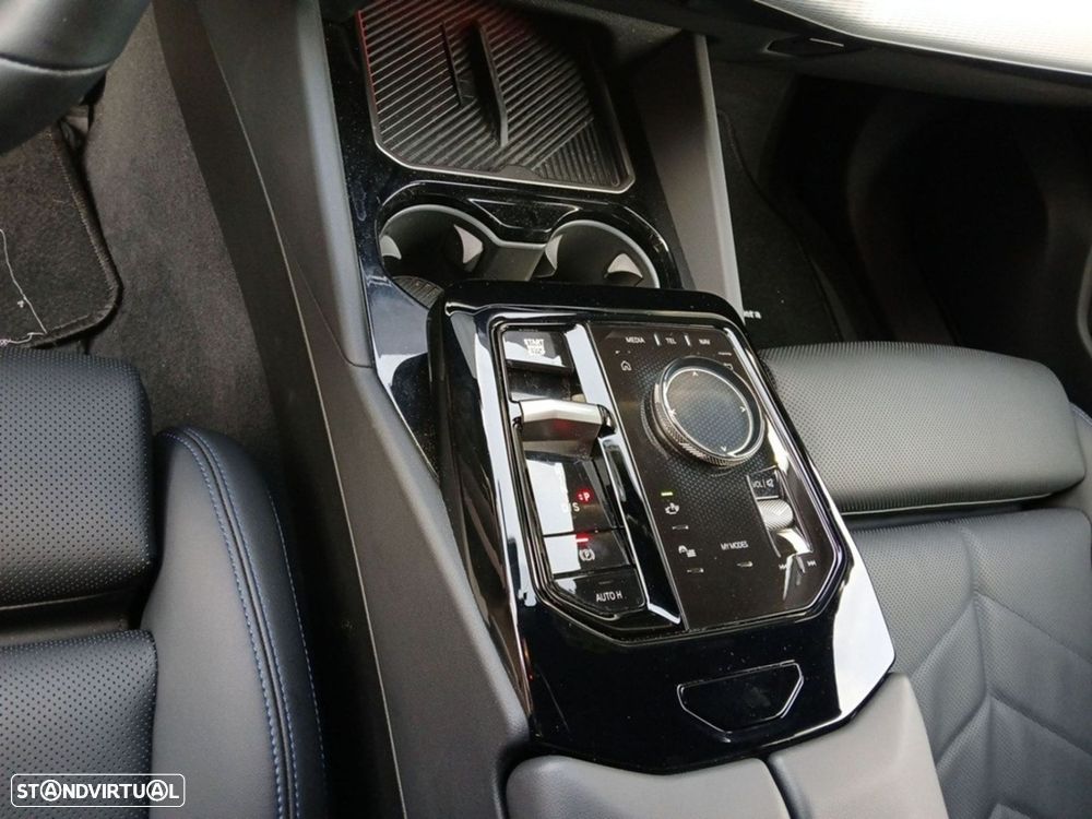 BMW 520 d Pack Desportivo M Auto - 15