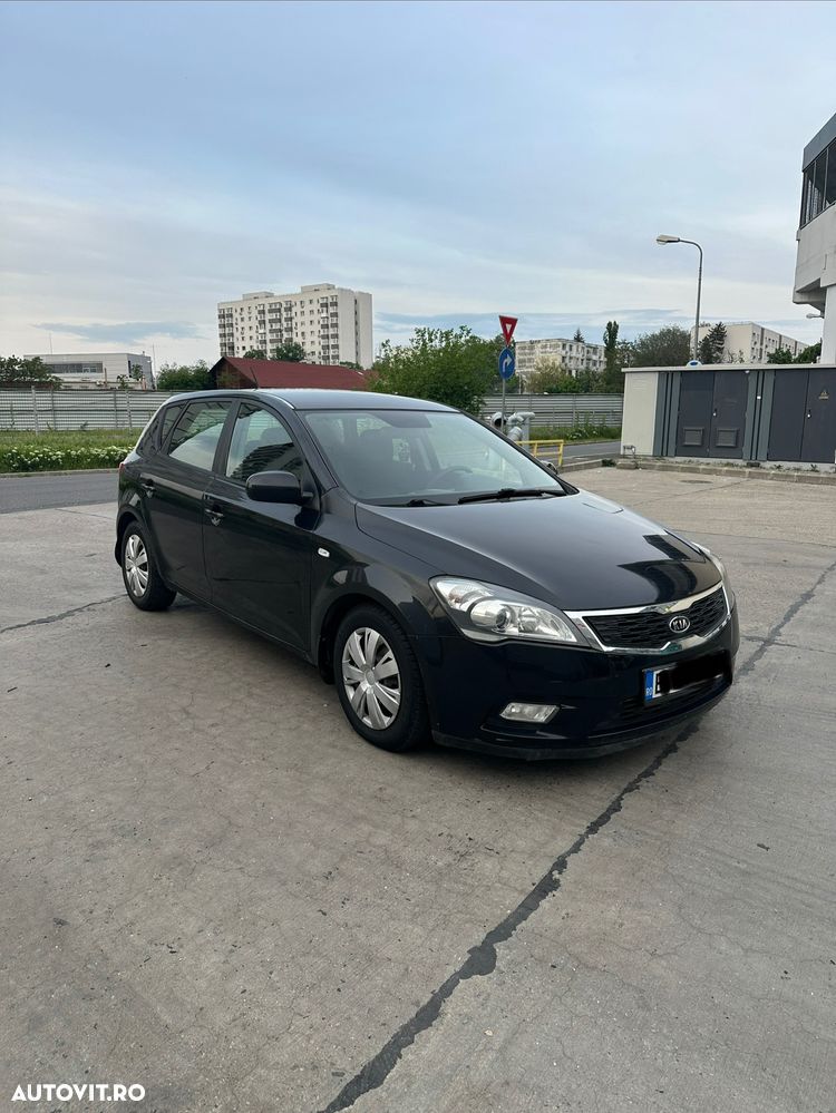 Kia Ceed - 4