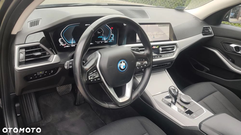 BMW Seria 3 330e Advantage - 19