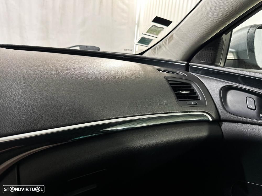 Opel Insignia - 32