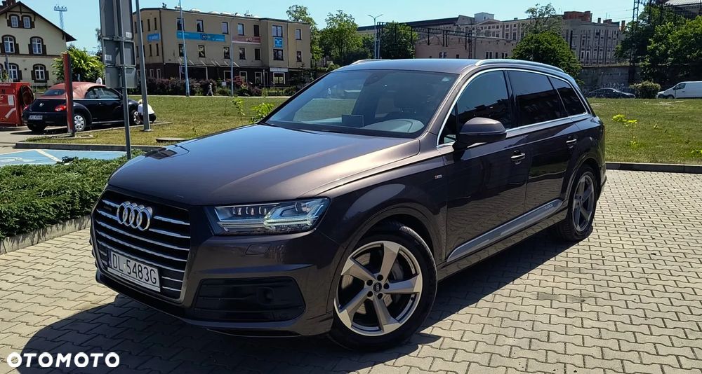 Audi Q7 - 1