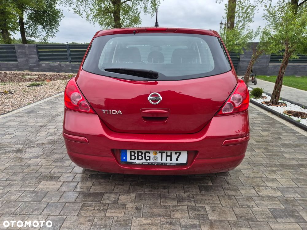 Nissan Tiida - 17
