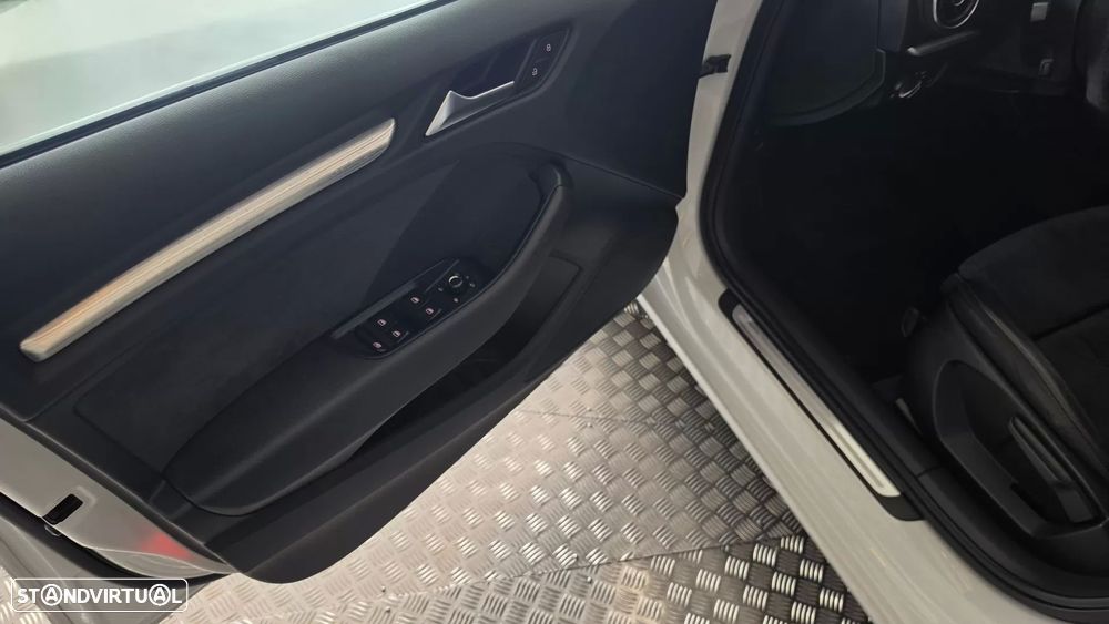 Audi A3 Sportback 1.6 TDI S-line - 33