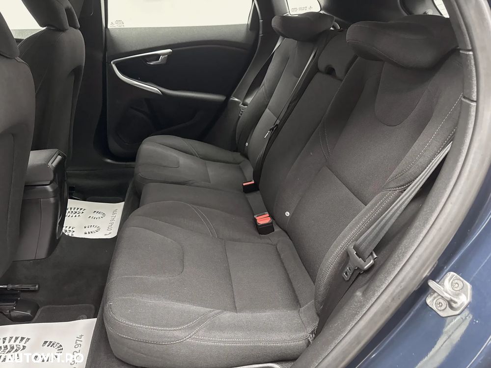 Volvo V40 D4 Kinetic - 18